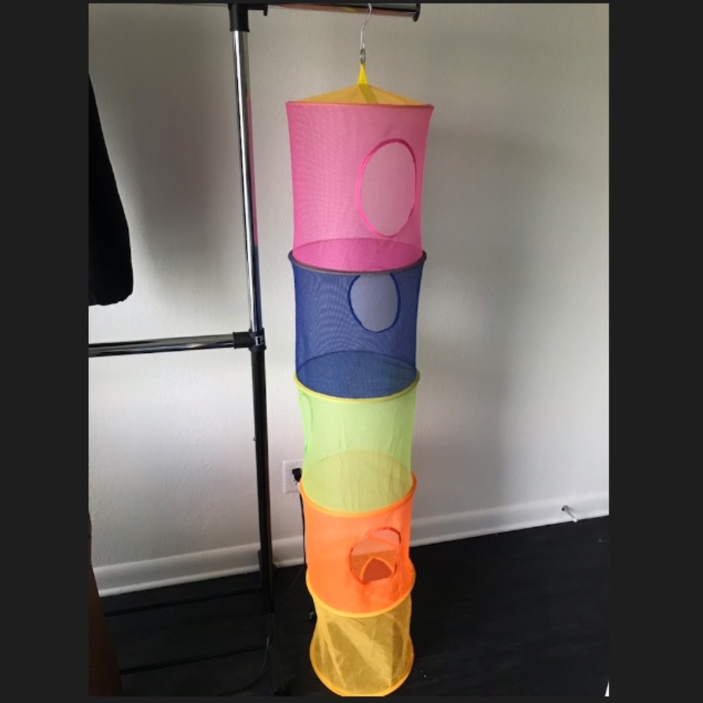 Multicolored mesh hanging storage